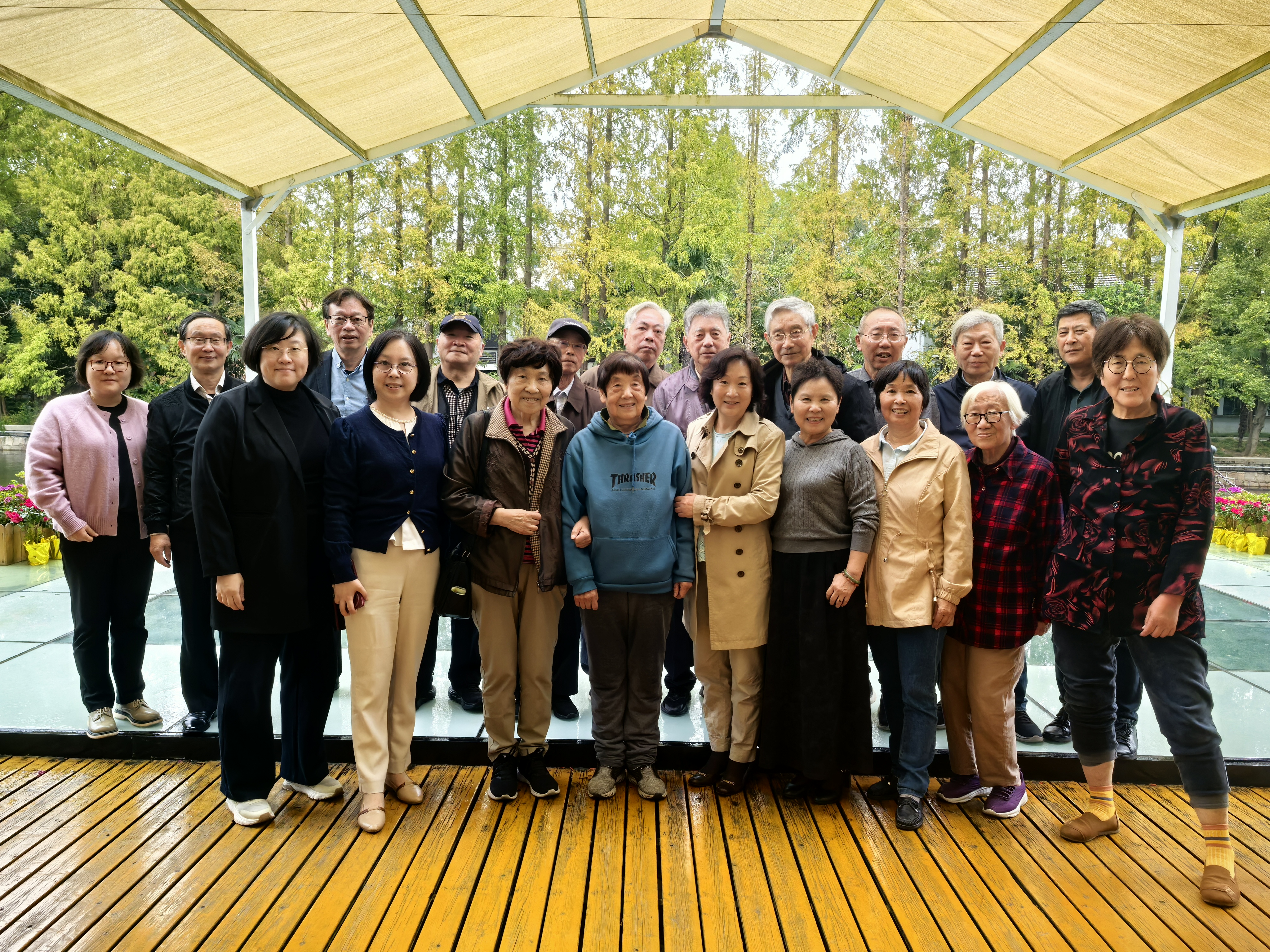 重阳节老教师活动.jpg 重阳节老教师活动.jpg